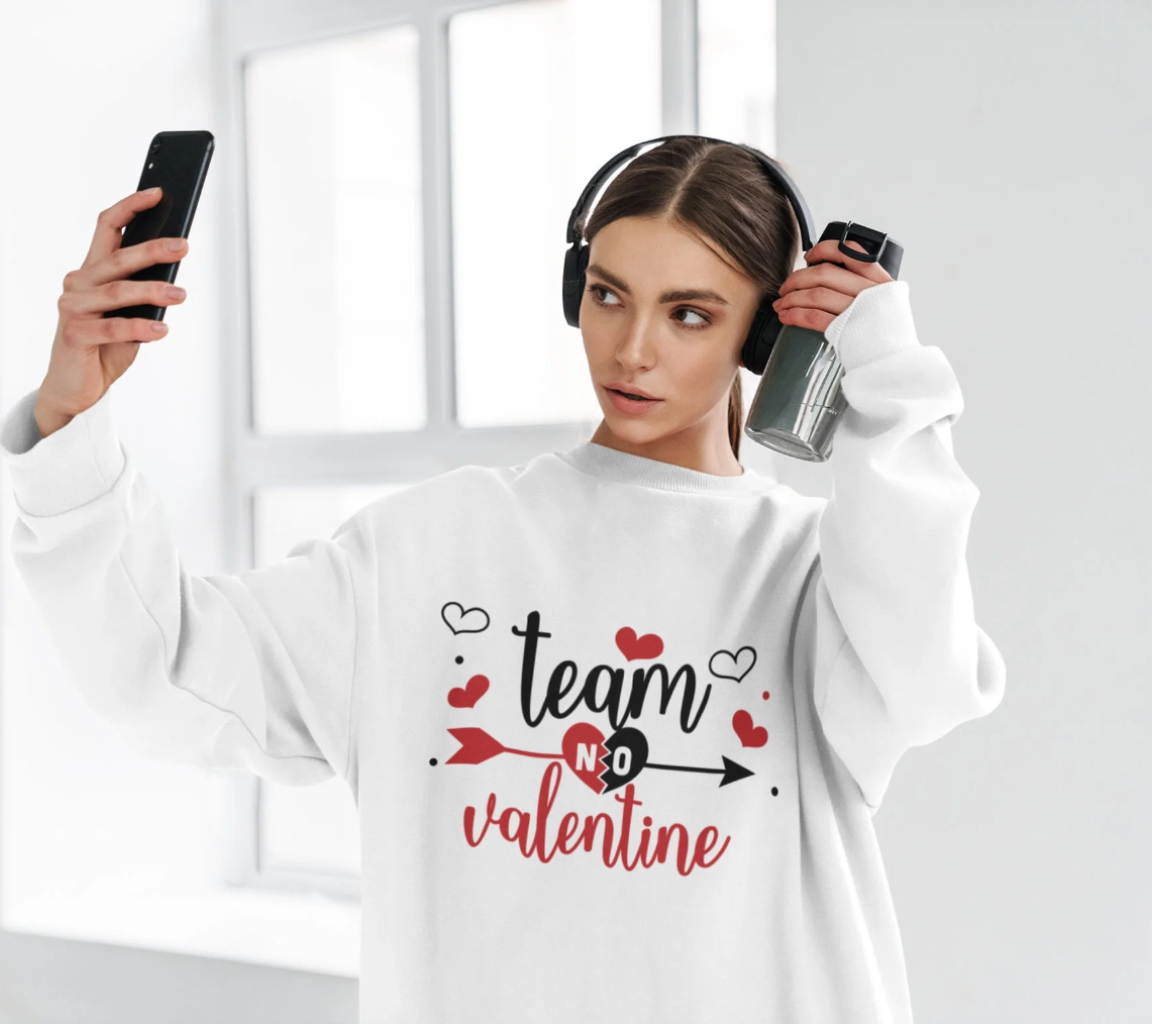 Team No Valentine Sweatshirt, Anti Valentine's Day Sweatshirt, Single  | Day Sweatshirt, Single Awareness Day Gift, Funny Valentine'